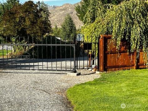 17 Oro Beach Drive Oroville WA 98844