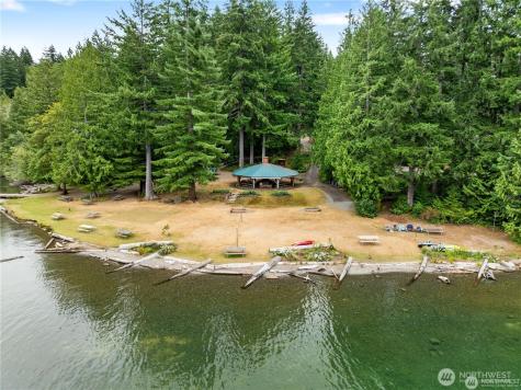 1291 N Potlatch Drive Hoodsport WA 98548
