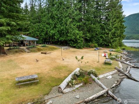 1291 N Potlatch Drive Hoodsport WA 98548
