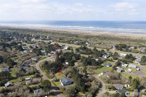 136 Jib Street NW Ocean Shores WA 98569