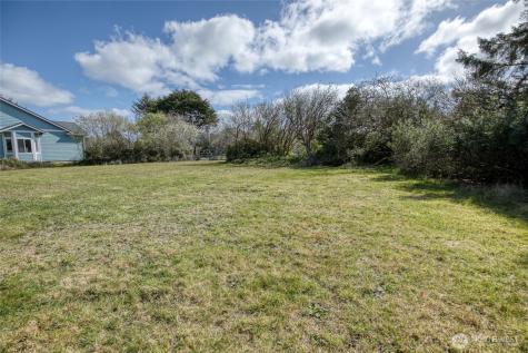 136 Jib Street NW Ocean Shores WA 98569