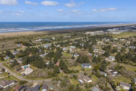 136 Jib Street NW Ocean Shores WA 98569