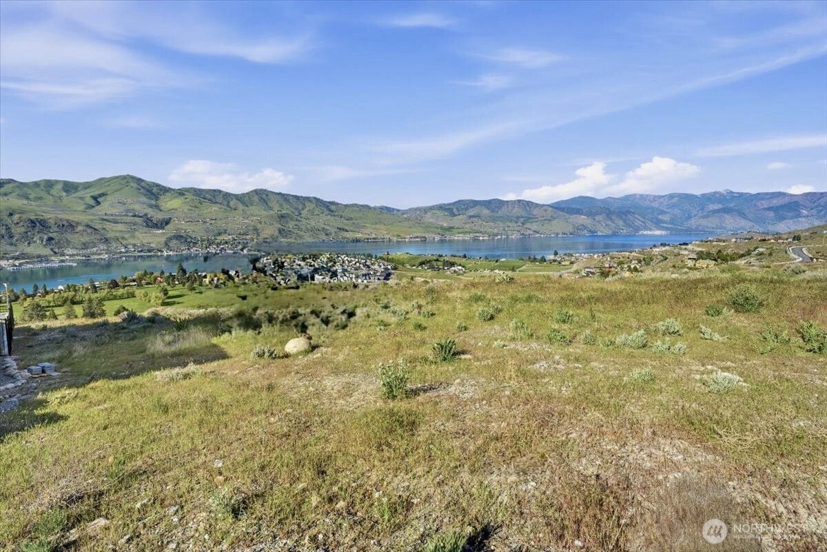 857 Long Drive Chelan WA 98816