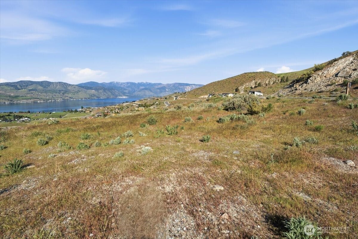 857 Long Drive Chelan WA 98816