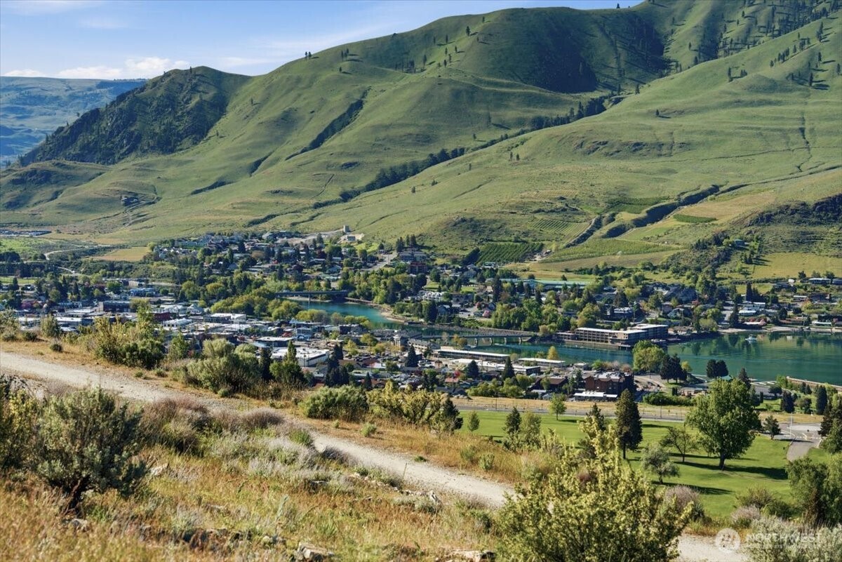 857 Long Drive Chelan WA 98816