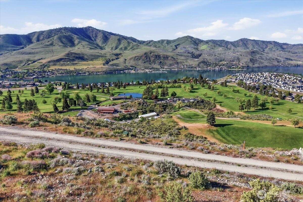 857 Long Drive Chelan WA 98816