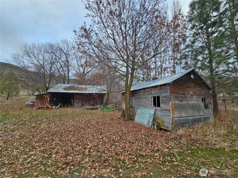 8 Oneil Road Oroville WA 98844