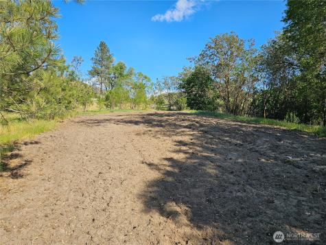 8 Oneil Road Oroville WA 98844