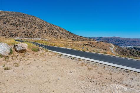 922 Long Drive Chelan WA 98816