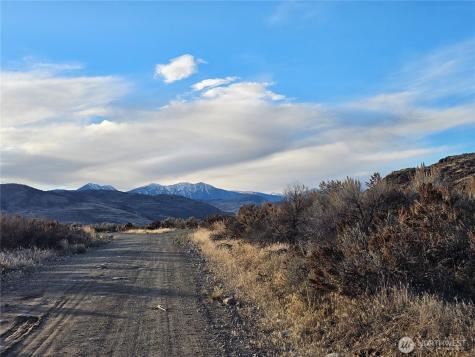 38 Pine Grove Road Oroville WA 98844