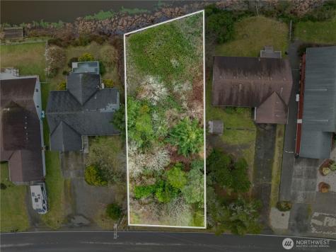 569 Canal Drive NE Ocean Shores WA 98569