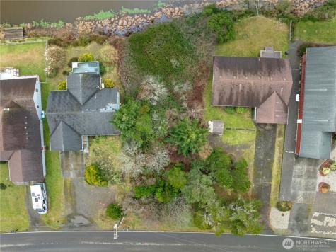 569 Canal Drive NE Ocean Shores WA 98569