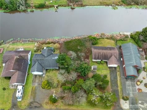 569 Canal Drive NE Ocean Shores WA 98569