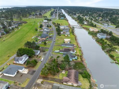 569 Canal Drive NE Ocean Shores WA 98569