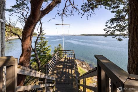 2868 Cedar Avenue Lummi Island WA 98262