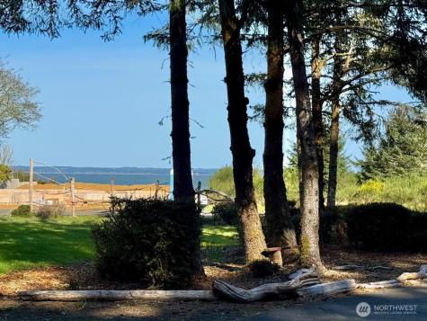 186 Murphy Court SE Ocean Shores WA 98569