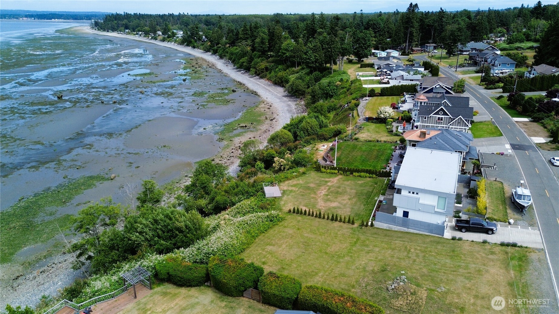 692 Holeman Avenue Blaine WA 98230