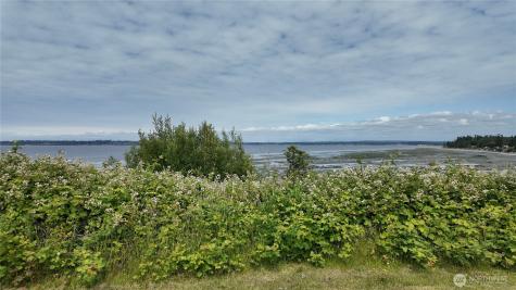 692 Holeman Avenue Blaine WA 98230