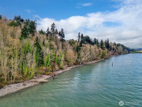 2401 NE Solar View Court Poulsbo WA 98345