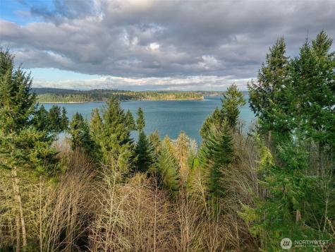 2401 NE Solar View Court Poulsbo WA 98345