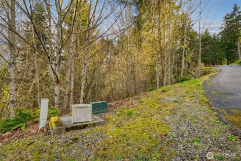 2401 NE Solar View Court Poulsbo WA 98345