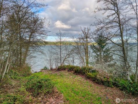2401 NE Solar View Court Poulsbo WA 98345