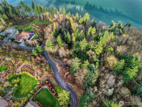 2401 NE Solar View Court Poulsbo WA 98345