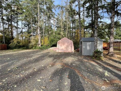 1013 Discovery Avenue SE Ocean Shores WA 98569