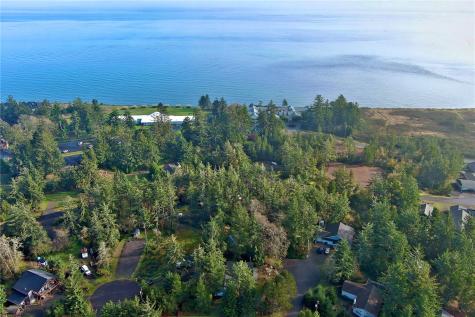 1013 Discovery Avenue SE Ocean Shores WA 98569