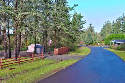 1013 Discovery Avenue SE Ocean Shores WA 98569
