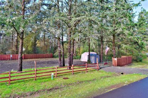 1013 Discovery Avenue SE Ocean Shores WA 98569