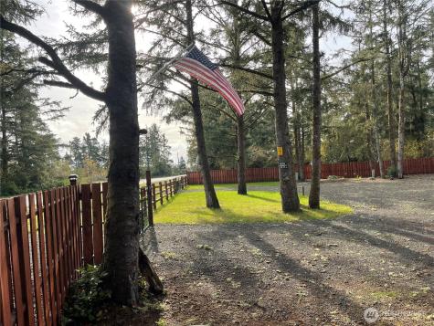 1013 Discovery Avenue SE Ocean Shores WA 98569