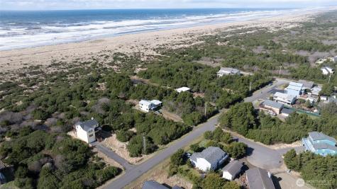 749 S Sand Dune Avenue SW Ocean Shores WA 98569
