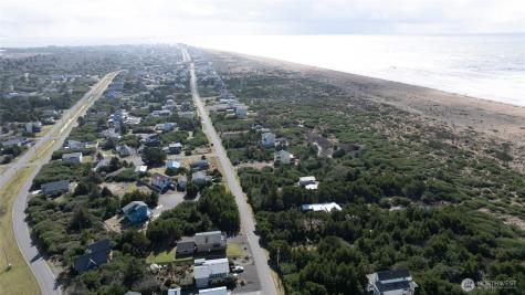 749 S Sand Dune Avenue SW Ocean Shores WA 98569