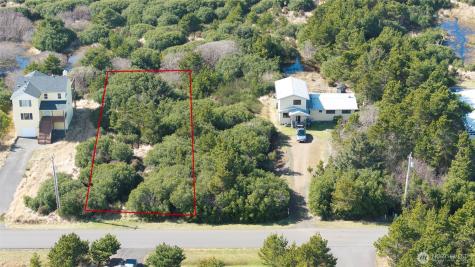749 S Sand Dune Avenue SW Ocean Shores WA 98569