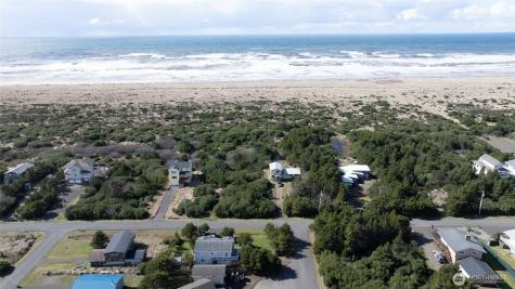749 S Sand Dune Avenue SW Ocean Shores WA 98569