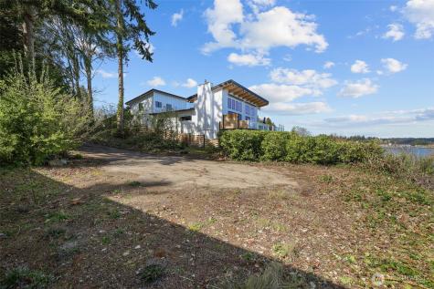 1679 Miracle Mile Drive E Port Orchard WA 98366