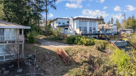 1679 Miracle Mile Drive E Port Orchard WA 98366
