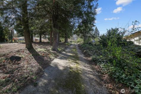 1679 Miracle Mile Drive E Port Orchard WA 98366