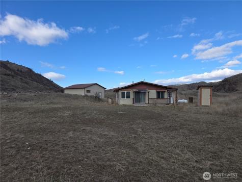 105 Emily Road Oroville WA 98844