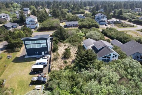 263 Sand Dune Avenue SW Ocean Shores WA 98569