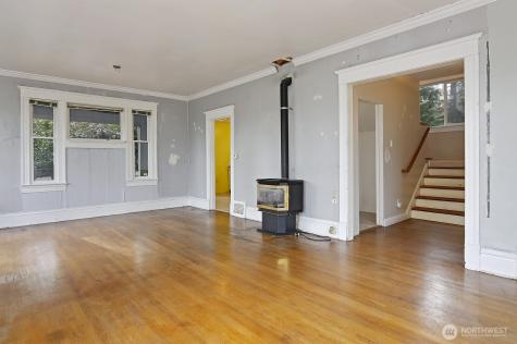 4729 Mount View Drive S Seattle WA 98108
