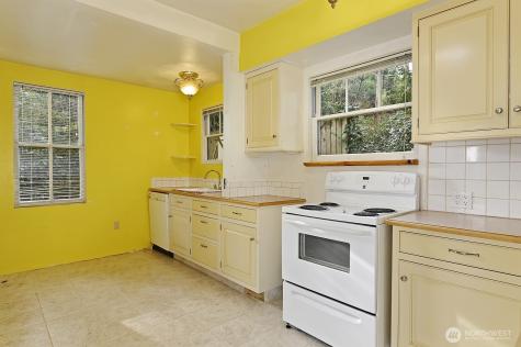 4729 Mount View Drive S Seattle WA 98108