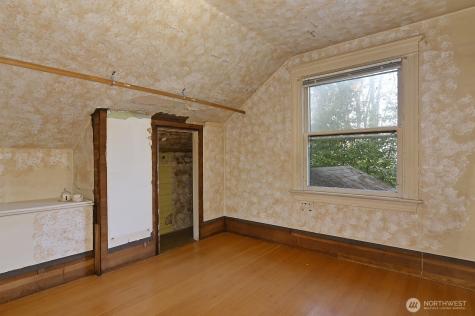 4729 Mount View Drive S Seattle WA 98108
