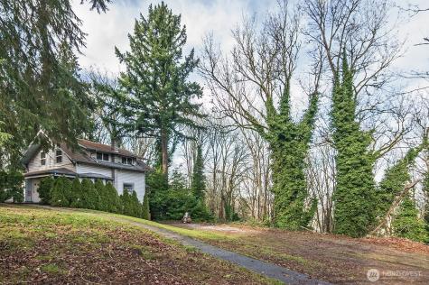 4729 Mount View Drive S Seattle WA 98108