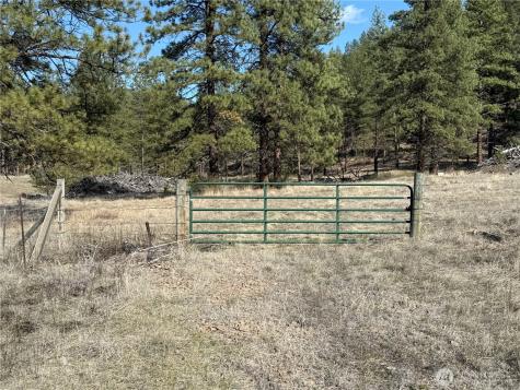 17 Sorona Way E Tonasket WA 98855