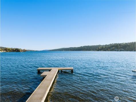 10879 SE Lake Road Bellevue WA 98004