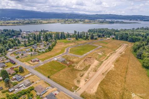 13 Sunnyfield Drive Cathlamet WA 98612