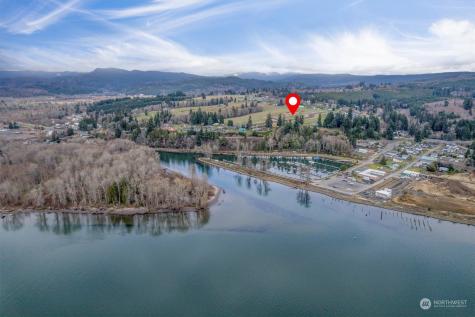 13 Sunnyfield Drive Cathlamet WA 98612