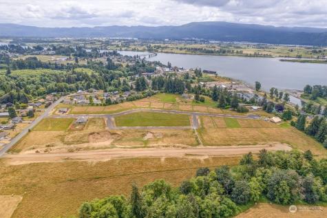 13 Sunnyfield Drive Cathlamet WA 98612